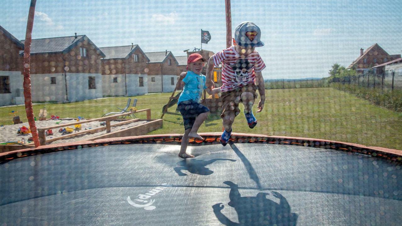 Domki Letniskowe Jastrzebia Park Jastrzębia Góra Εξωτερικό φωτογραφία